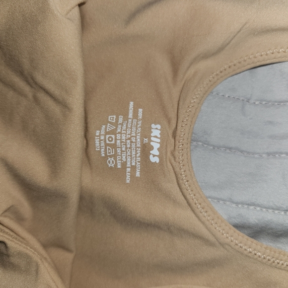 SKIMS Fit Everybody Square Neckline Bodysuit - Picture 5 of 5